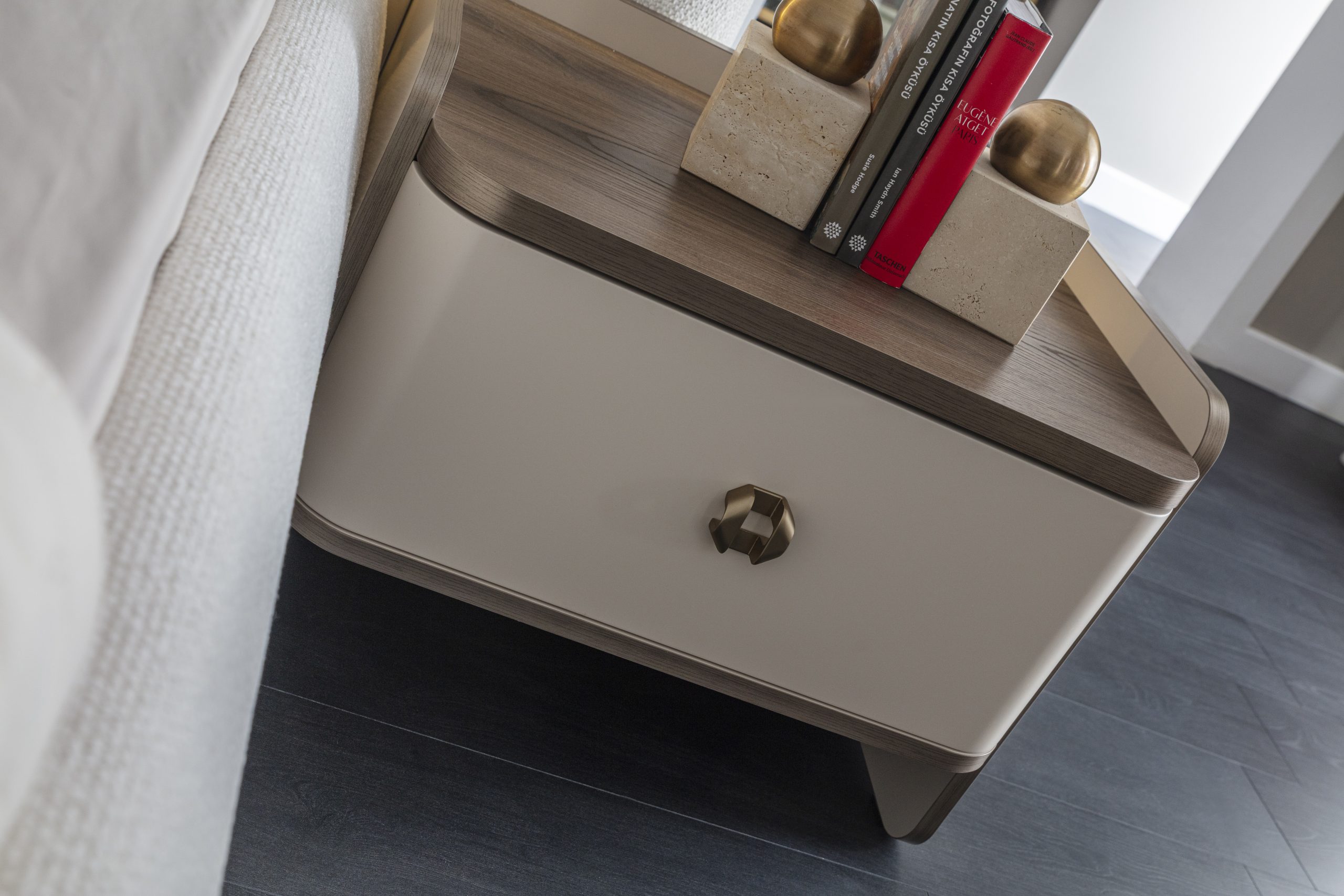 OLIVIA - Comoda Make-up cu Oglinda 14