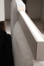 Set Dormitor Complet Olivia – Pat Tapițat, Dressing, Comodă Makeup și Noptiere 11