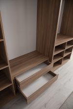 Set Dormitor Complet Olivia – Pat Tapițat, Dressing, Comodă Makeup și Noptiere 10