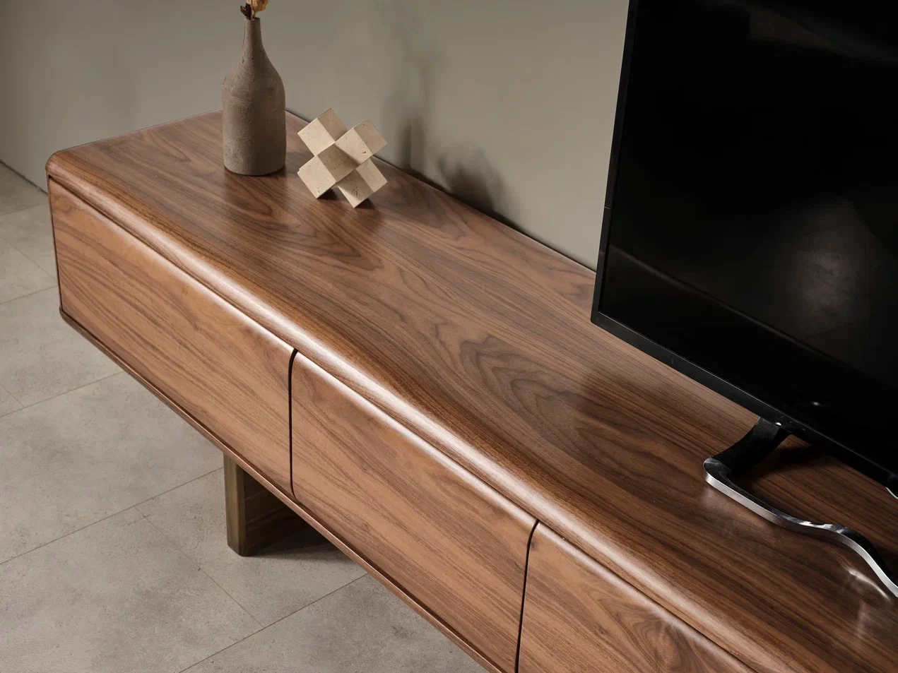 Vitrina MONACO – Design Luxury cu Rafturi din Sticlă 6