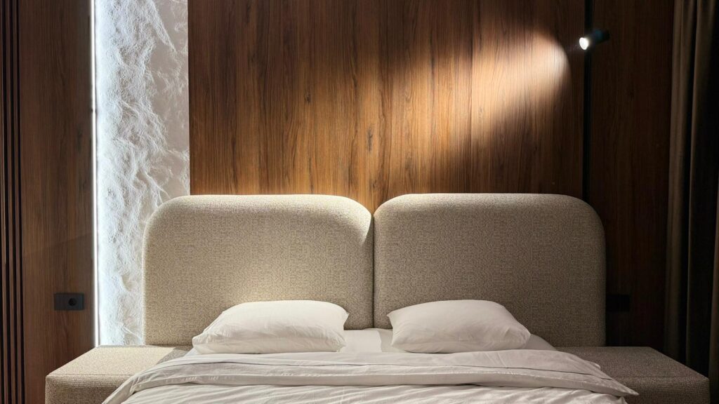 Design Inteligent în Timișoara: Cum să transformi un apartament compact într-o locuință de lux. Studiu de Caz cu Studio Concept 2